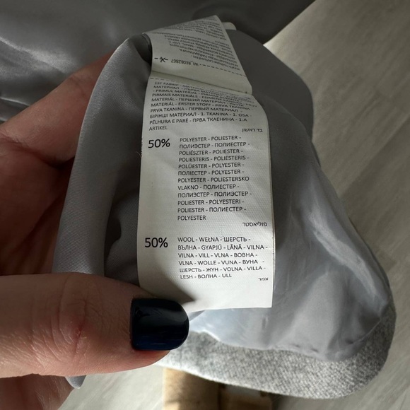 ✅Sold✅ Reserved Women’s Double-Breasted Wool Coat – Size 36 (US 6 / S-M) - Picture 8 of 10